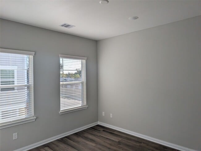 Building Photo - 9912 A Clark Rd