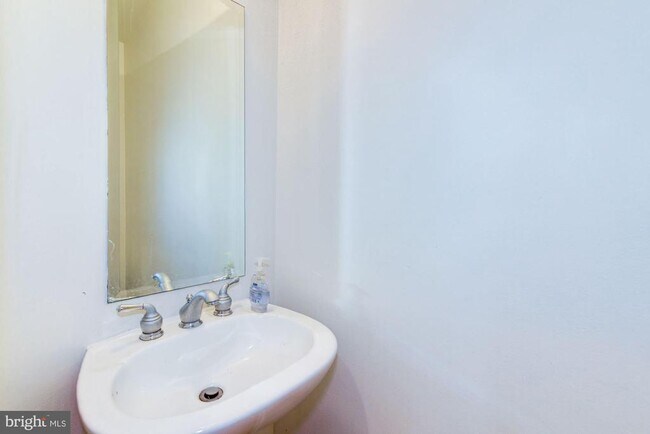 Building Photo - 2363 Champlain St NW