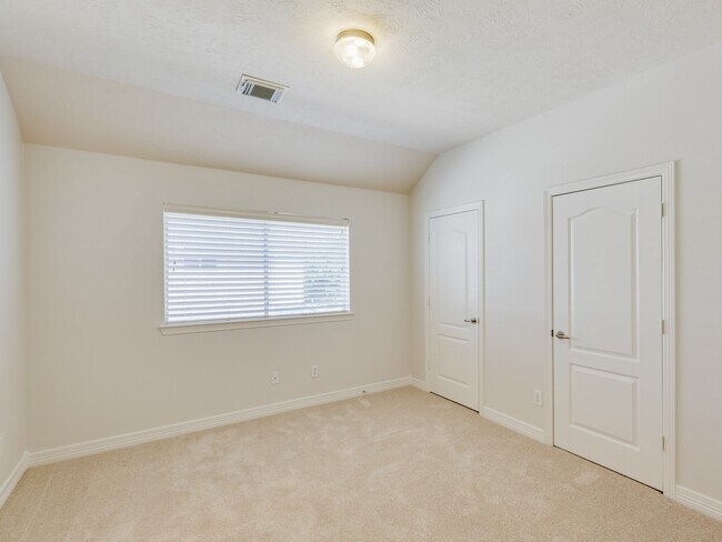 Building Photo - 6327 Collina Springs Ct