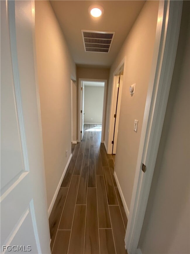 Building Photo - 2513 NW 14th Pl