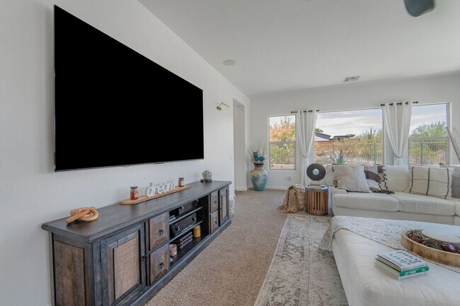 Building Photo - Spacious 4BR House in Cave Creek