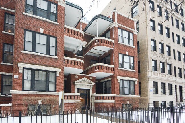 Primary Photo - 445 W Melrose St
