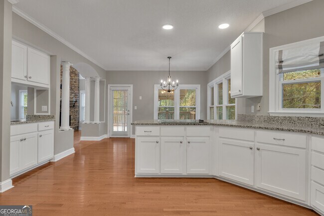 Building Photo - 135 Handshaker Ct