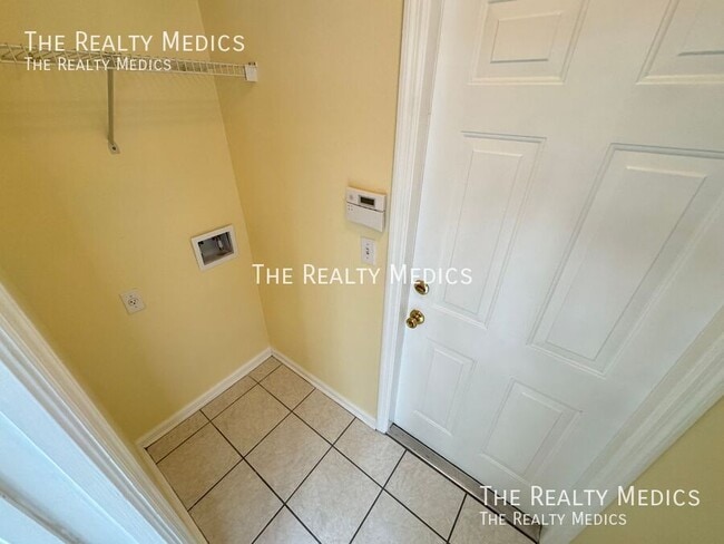 Building Photo - 2719 Crane's Cove Dr