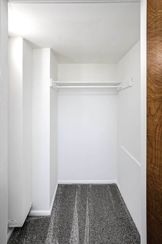 Building Photo - Amazing 2-Bedroom Apartment in Millard!