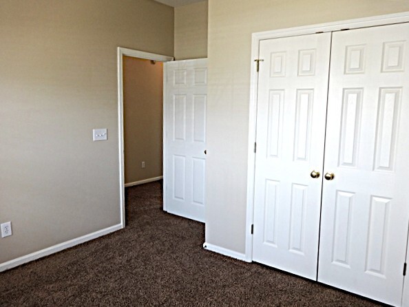 Building Photo - 7303 Coopers Hawk Dr