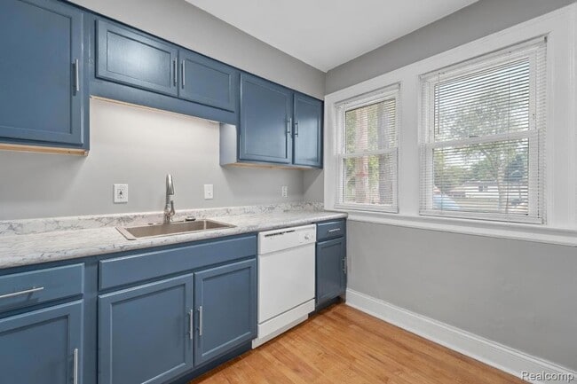 Building Photo - 1524 Cicotte Ave