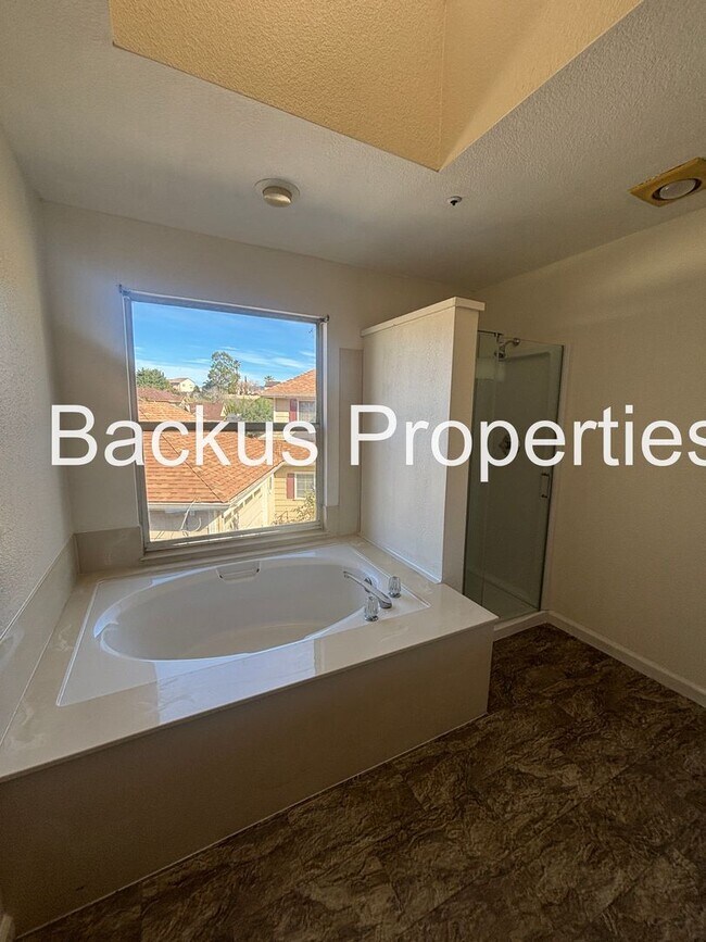 Building Photo - Great two-bedroom home at end of cul-de-sac