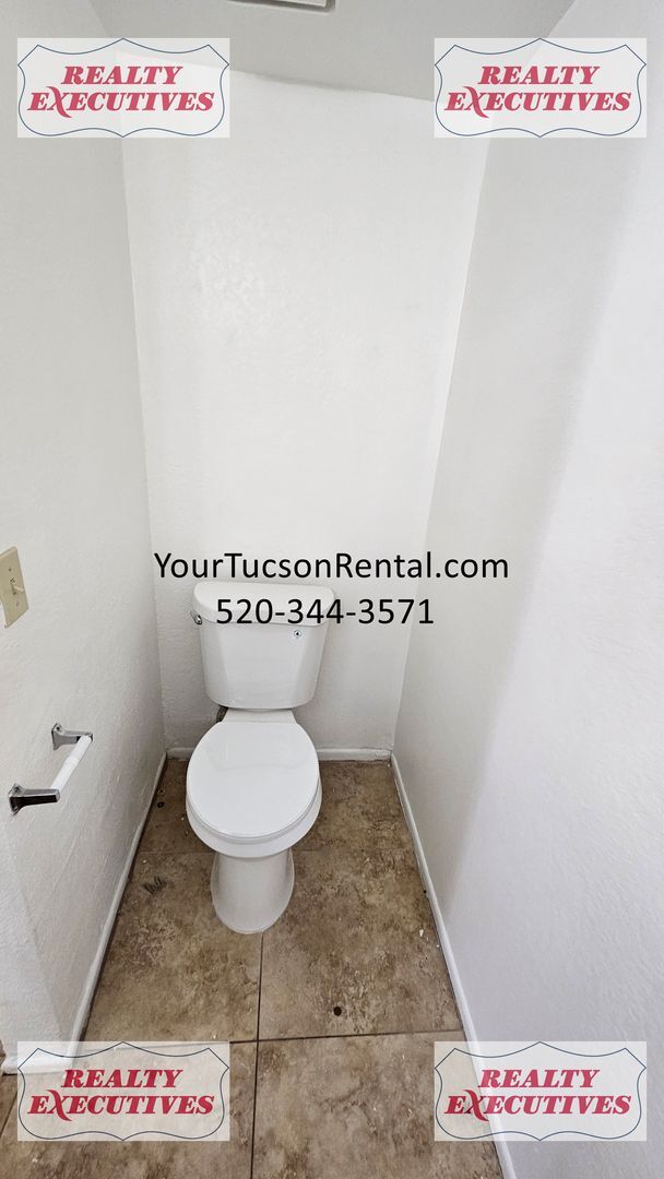 Building Photo - Downstairs - 3 Bedrooms and 2 baths with a...