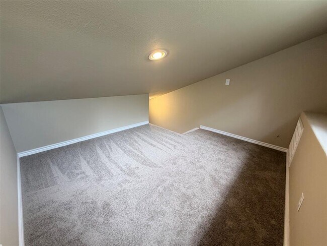 Building Photo - 236 Piney Ridge Dr