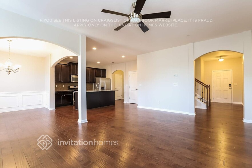 Building Photo - 3552 Village Enclave Ln