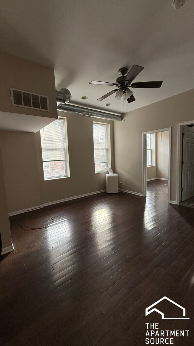 Building Photo - 1919 S Racine Ave