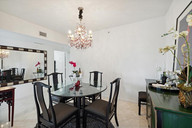 Building Photo - 1551 N Flagler Dr