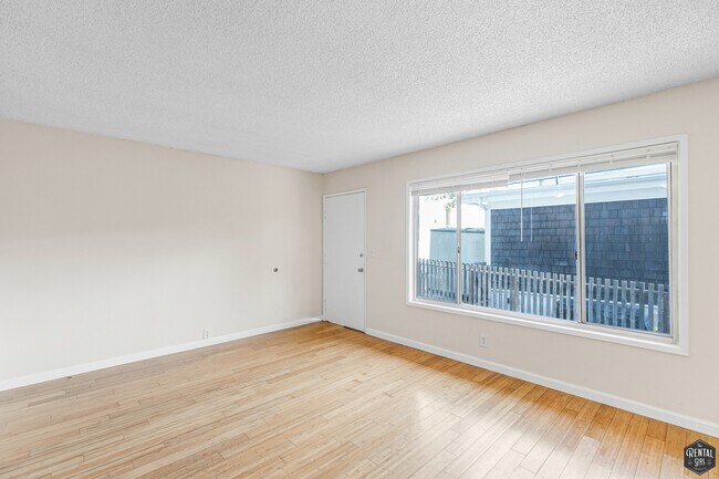 Building Photo - 2435 2nd St