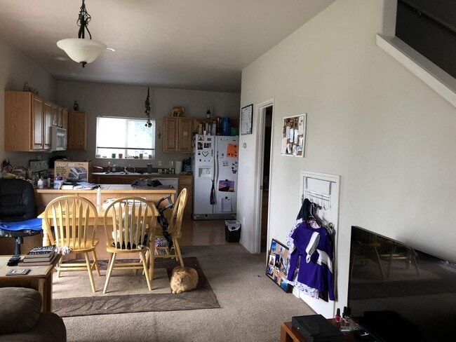 Building Photo - 3 Bed | 2.5 Bath Duplex in Sunrise Villas ...