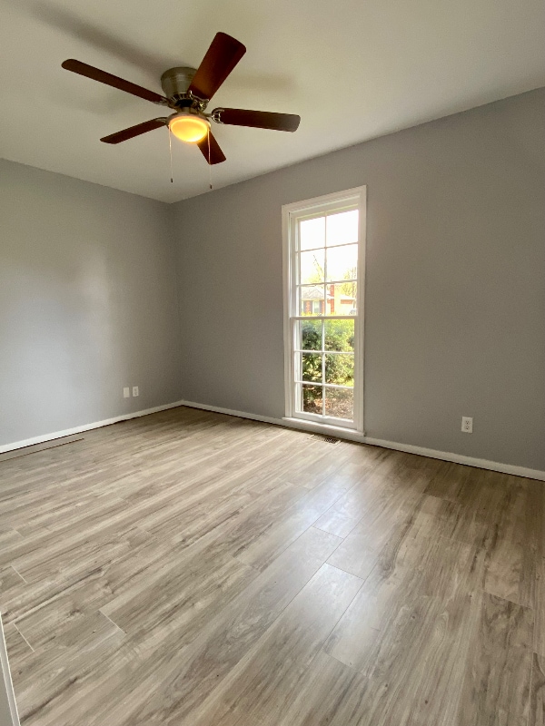 Building Photo - 9505 Tiverton Way