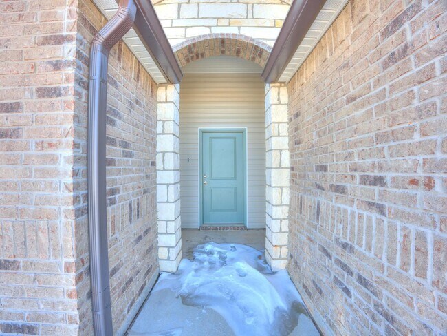 Building Photo - 10044 SW 40th St