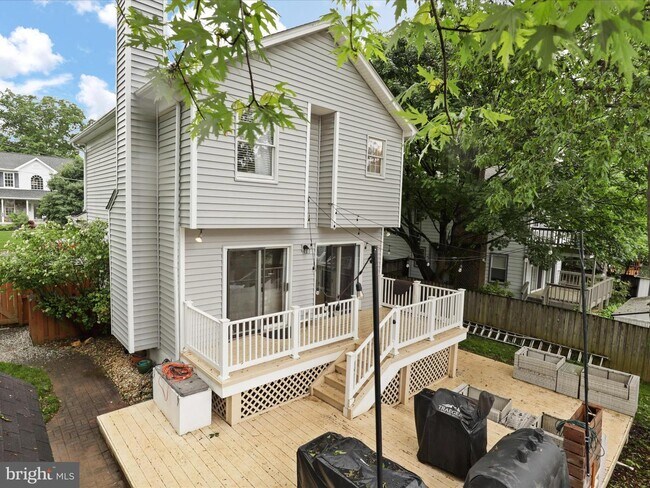 Building Photo - 8324 2nd Ave