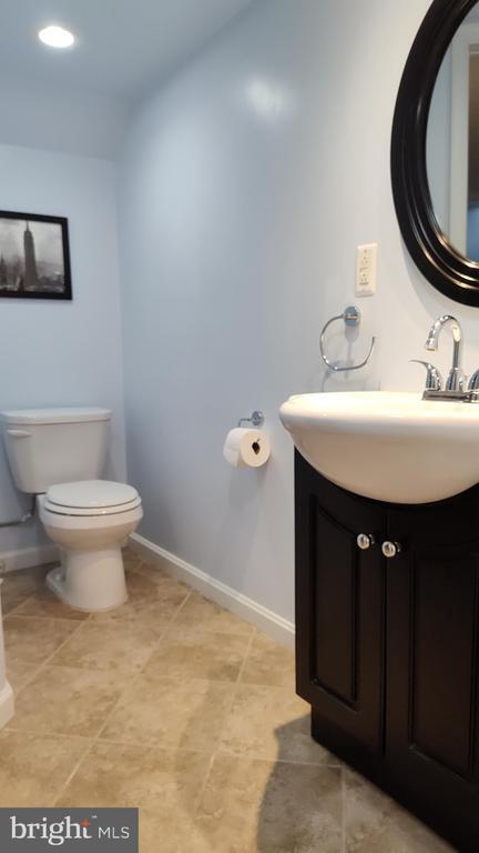 Building Photo - 442 Darby Ln