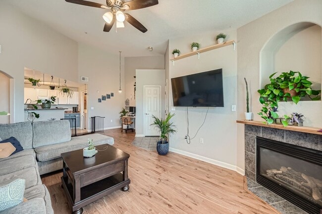 Building Photo - 1 bed 1 bath w/ near DIA! $500 MOVE IN SPECIAL