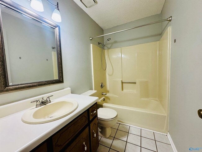 Building Photo - 268 Pops Corner