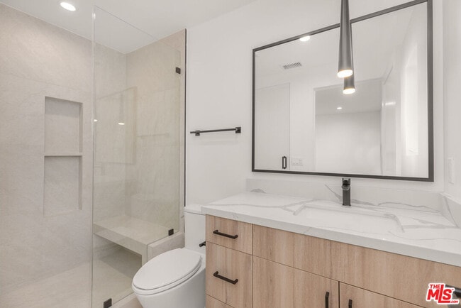 Building Photo - 12702 Pacific Ave