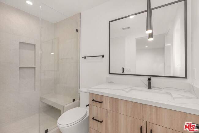 Building Photo - 12704 Pacific Ave