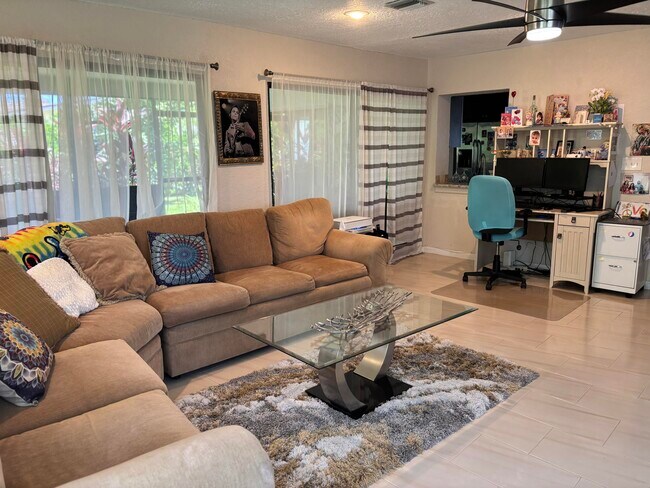 Building Photo - 6433 Sagewood Way