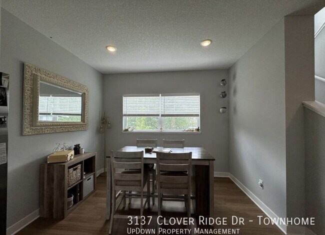 Building Photo - 3137 Clover Ridge Dr