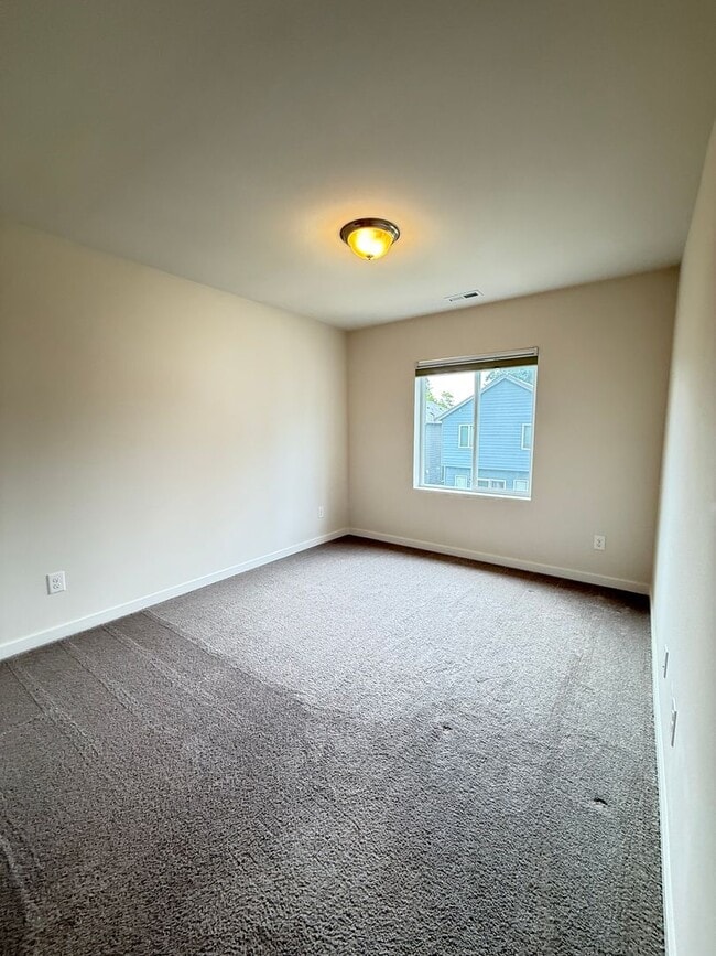 Building Photo - Spacious 3BR Home in Arcadia Terrace