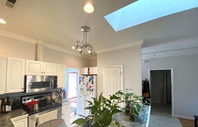 Building Photo - Merestone 1 level brick patio home. 2 Car garage, walk to The Point Shopping, restaurants and mov...