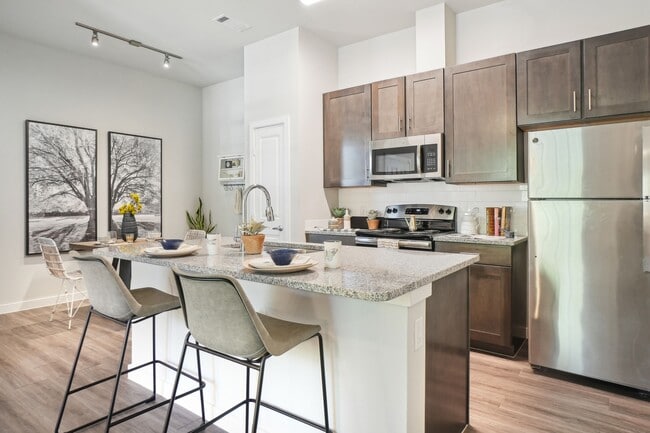 Building Photo - Clark Ridge Canyon