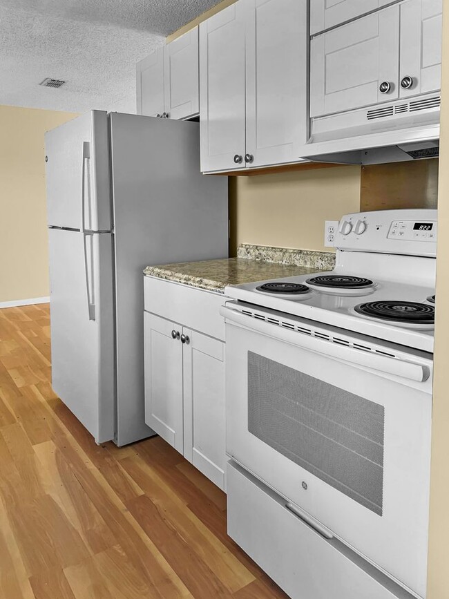 Building Photo - 276 Daffin Pl