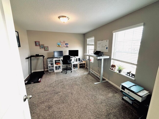 Building Photo - Solar Home!  Beautiful 4bed/3bath Single Family Home in Shakopee