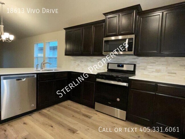 Building Photo - 18613 Vivo Dr