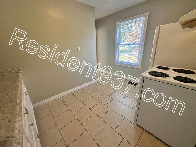 Building Photo - Cozy 3 Bed 1 bath home