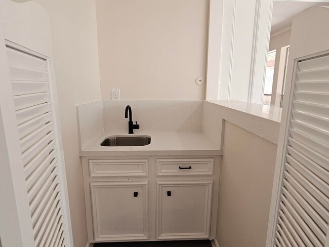 Building Photo - 16627 Aldenham Pl