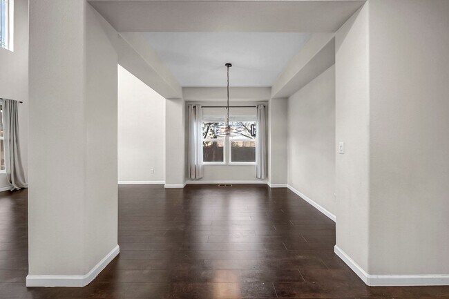 Building Photo - Enjoy this Spectacular Parklike backyard with Landscaping Included in Rent