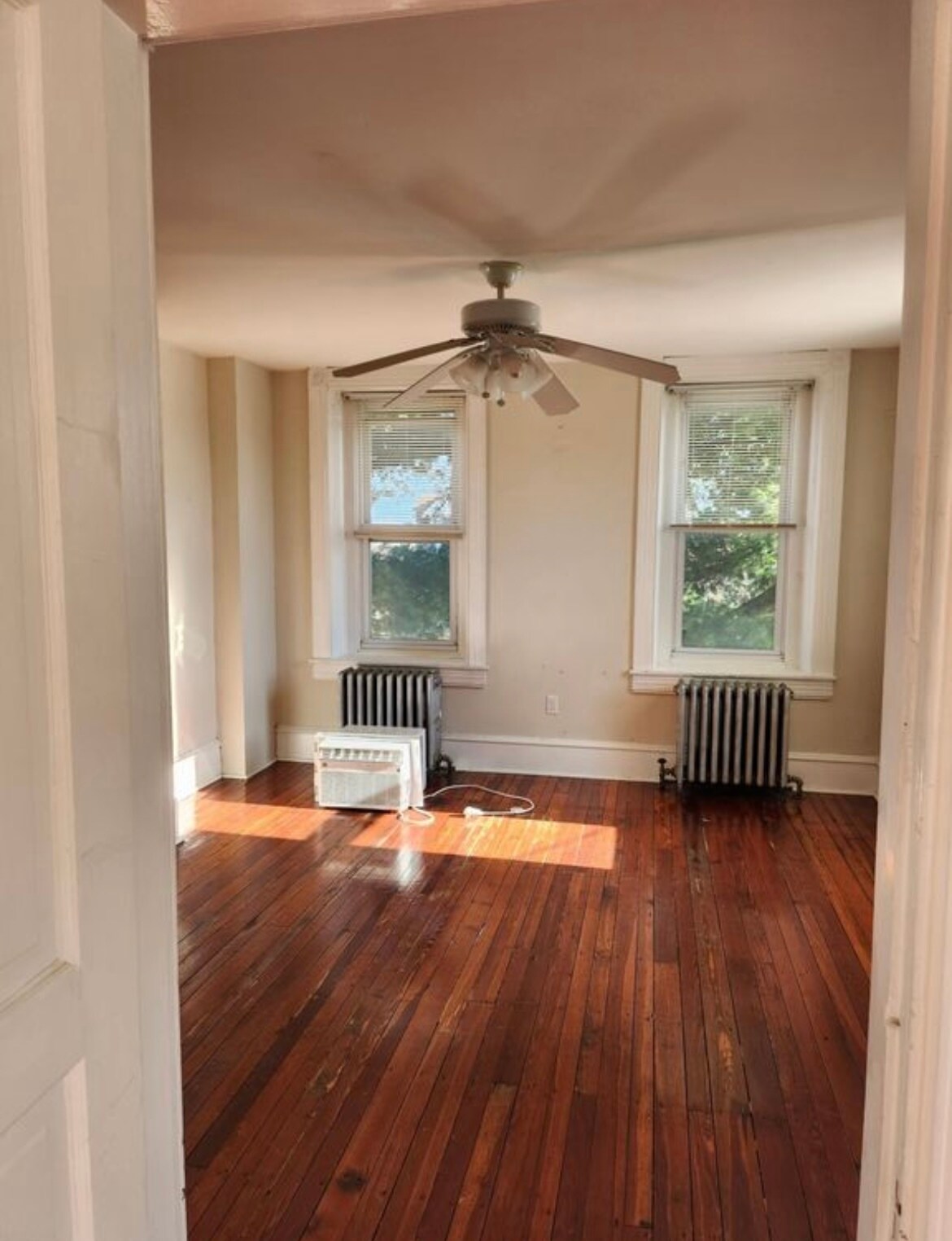 Building Photo - 163 Sumac St