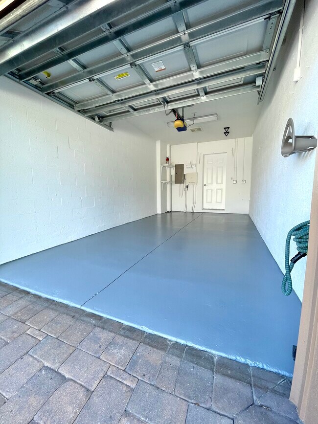 Building Photo - 7230 Hamilton Rd