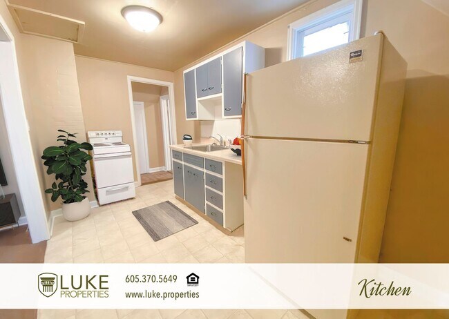 Building Photo - 410 W 12th St