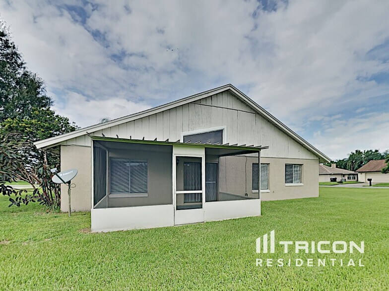 Building Photo - 20836 Melville St
