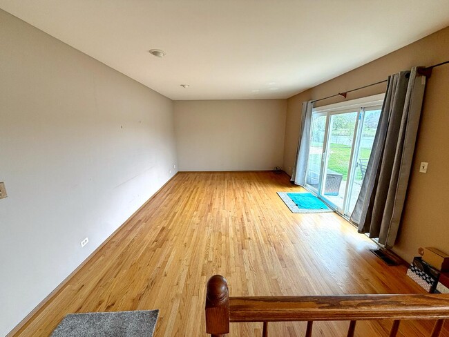 Building Photo - 1013 Pear Tree Ln