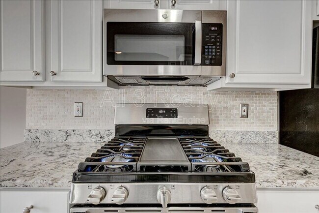 Building Photo - 2540 Alvecot Cir SE