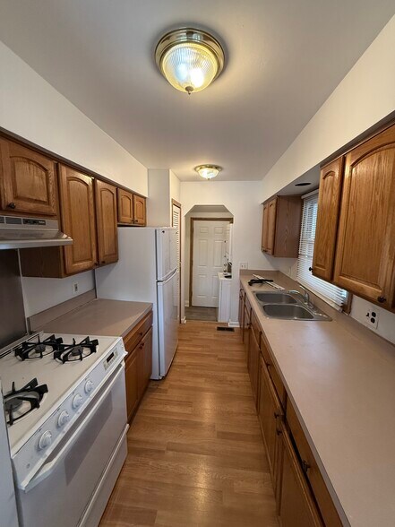 Building Photo - 241 Dakota St