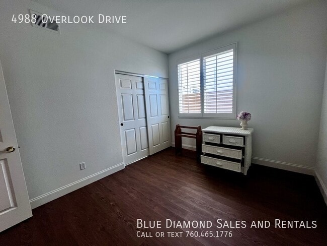 Building Photo - 4988 Overlook Dr