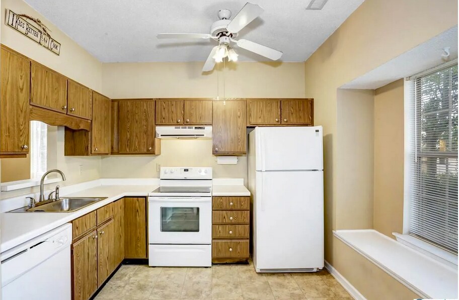 Building Photo - 111 Bentworth Ln