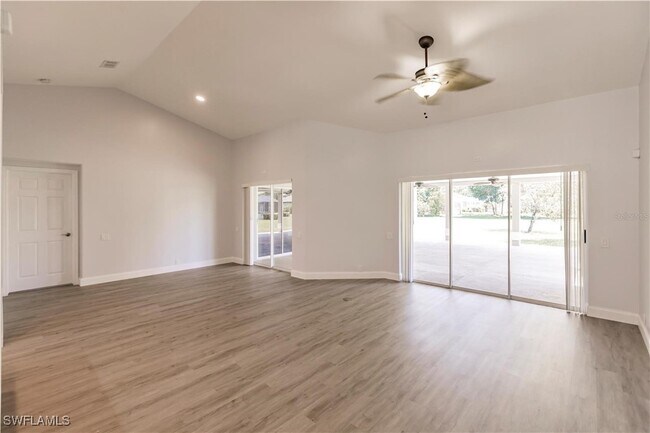 Building Photo - 2615 6th St W