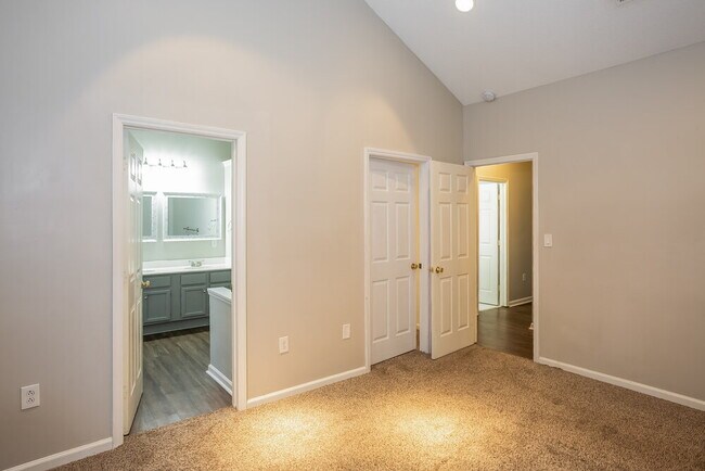 Building Photo - 7437 Reedy Creek Rd