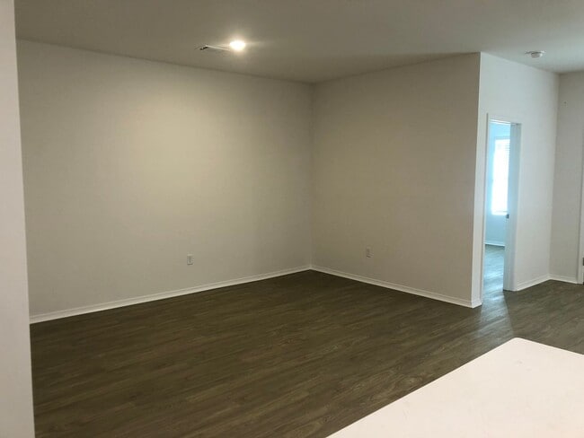Building Photo - Rare 4 Bedroom For Rent